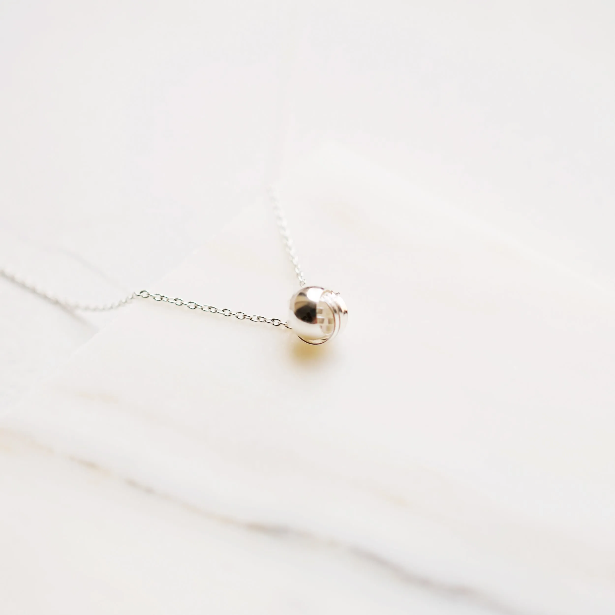 Knot Necklace :: Silver